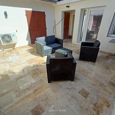 T2 Renove En Rdc Avec Cour, Intra Muros Αβινιόν Εξωτερικό φωτογραφία